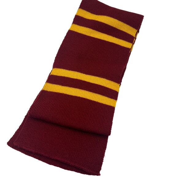 Harry Potter Gryffindor Knit Scarf Hogwarts House Crest Patch One Size - Picture 3 of 5